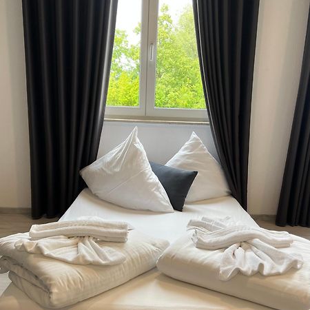 Yebs Hotel Гюнцбург Екстер'єр фото
